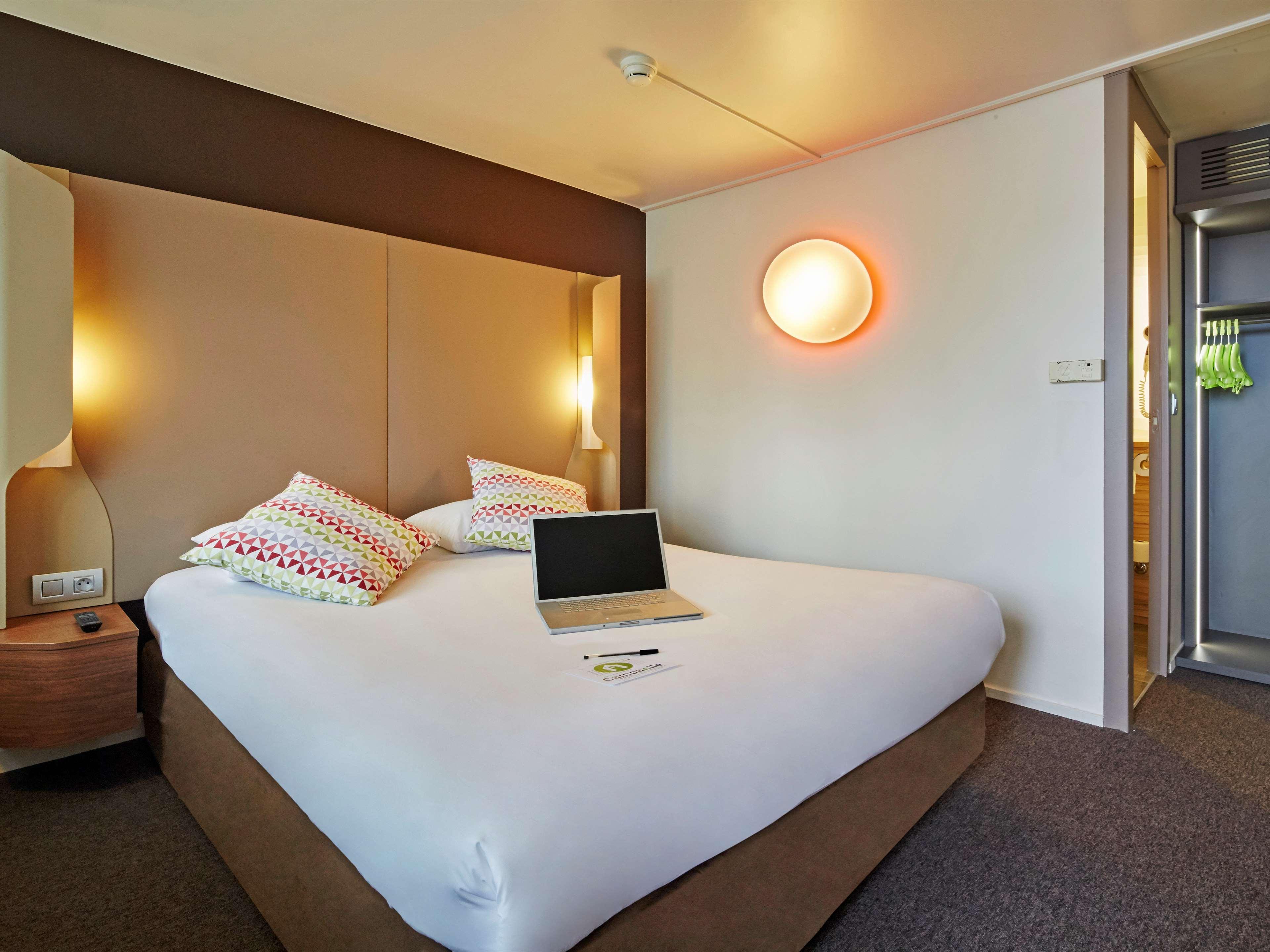 Campanile Dijon Nord - Toison D'Or Hotel Екстериор снимка