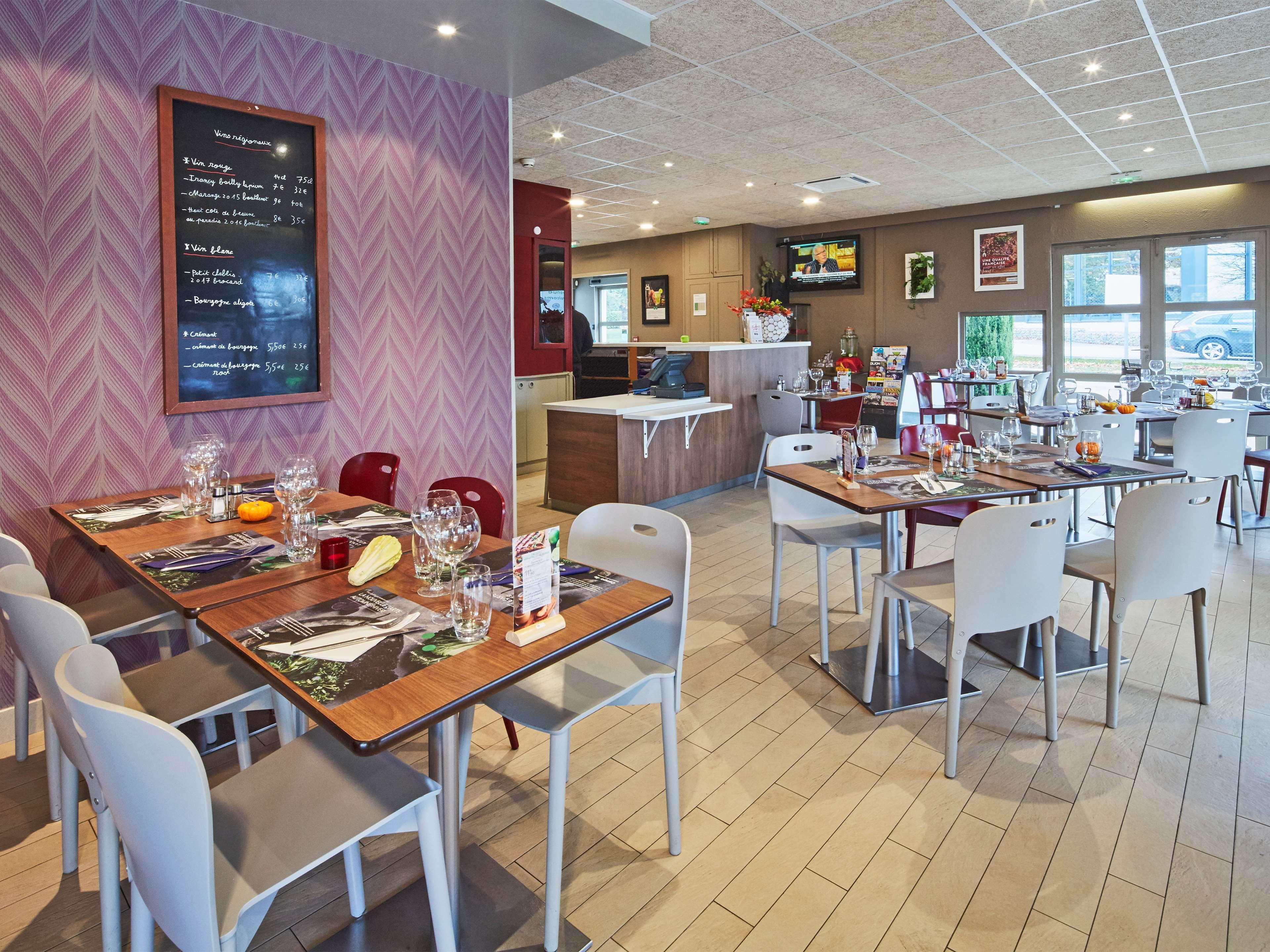 Campanile Dijon Nord - Toison D'Or Hotel Екстериор снимка