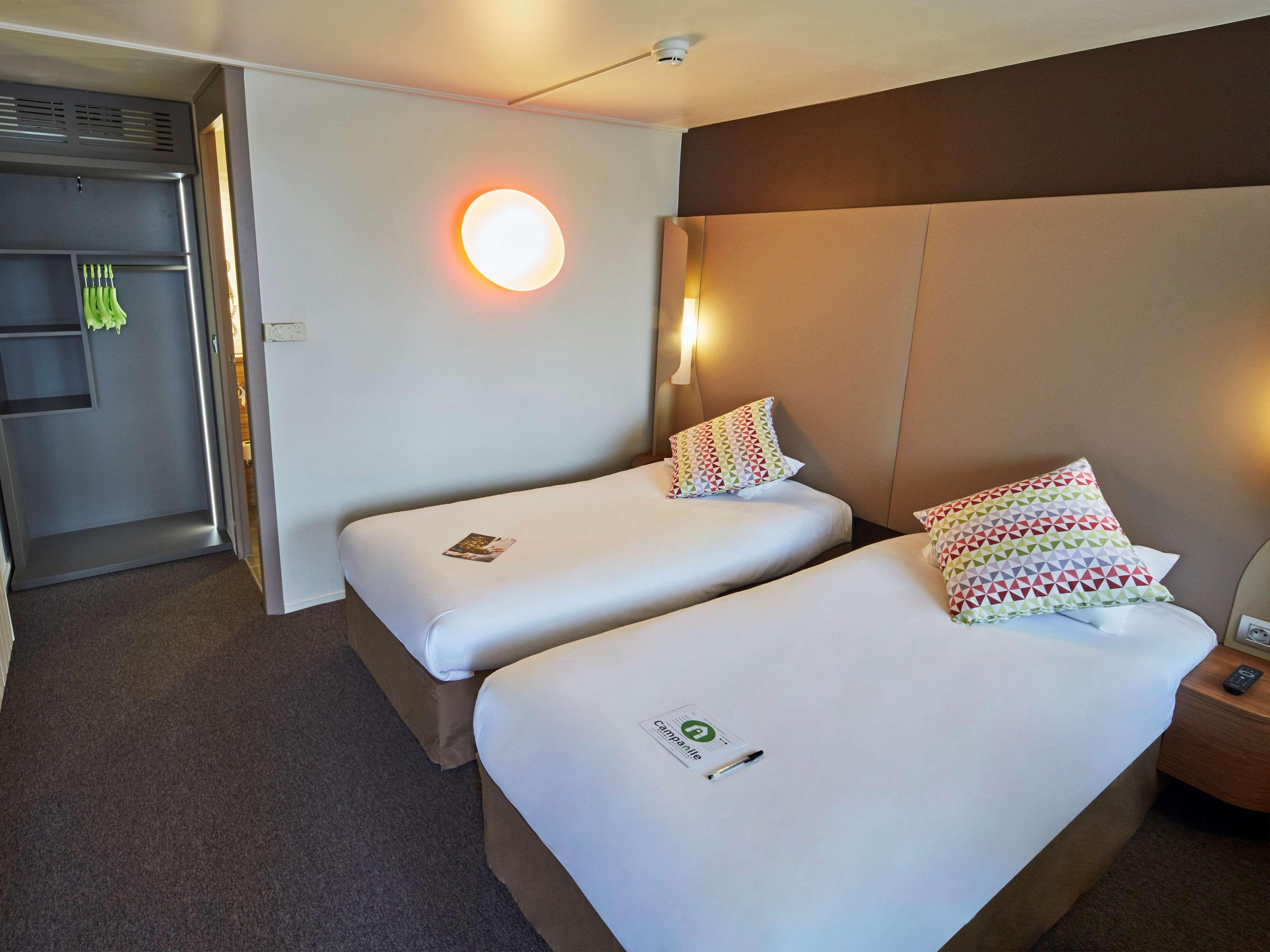Campanile Dijon Nord - Toison D'Or Hotel Екстериор снимка