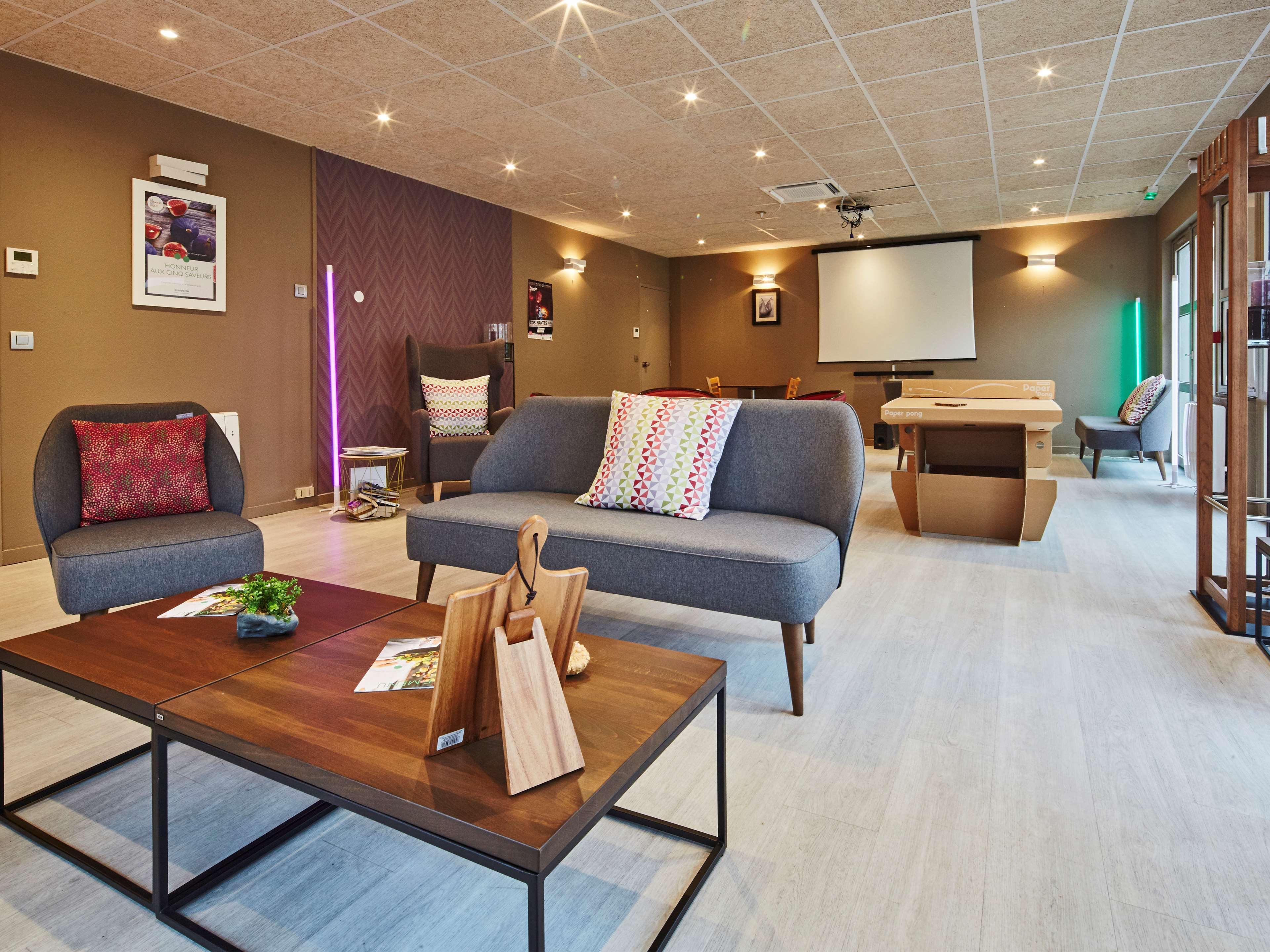 Campanile Dijon Nord - Toison D'Or Hotel Екстериор снимка